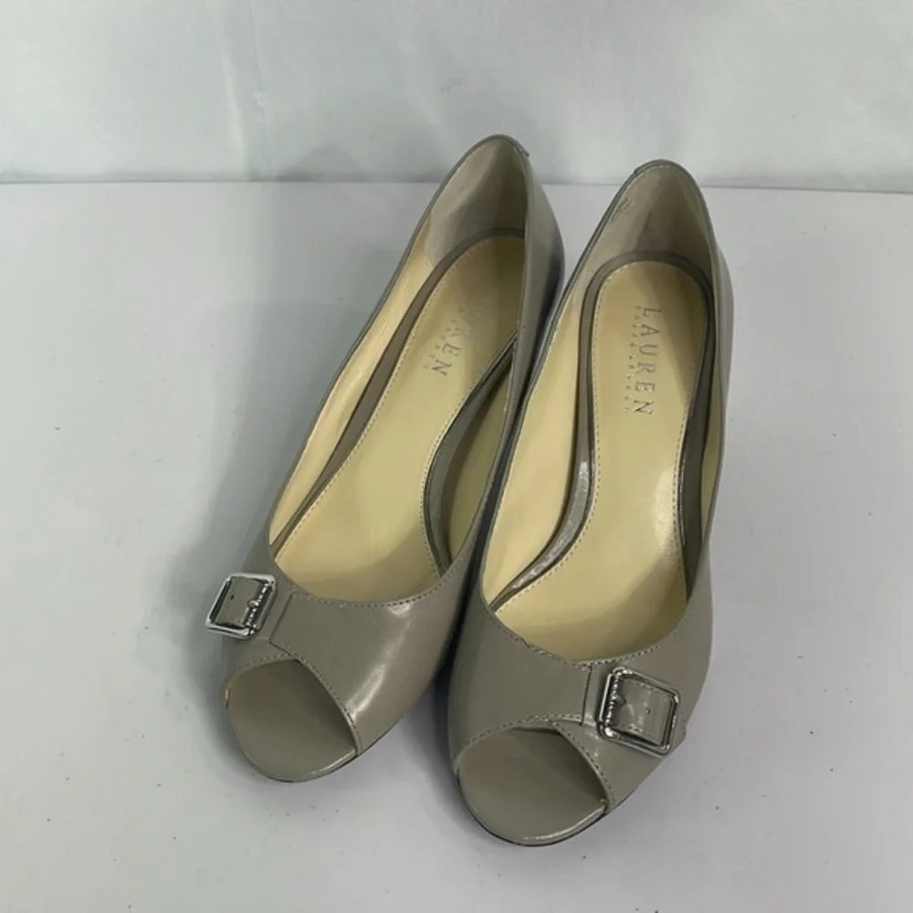 Lauren Ralph Lauren DAMARIS 802143305 gray leather pumps with silver buckle